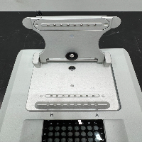 Thermo NanoDrop 8000 UV/VIS Spectrophotometer image 2